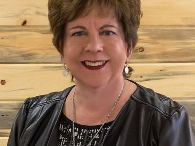 Lynn Myers headshot