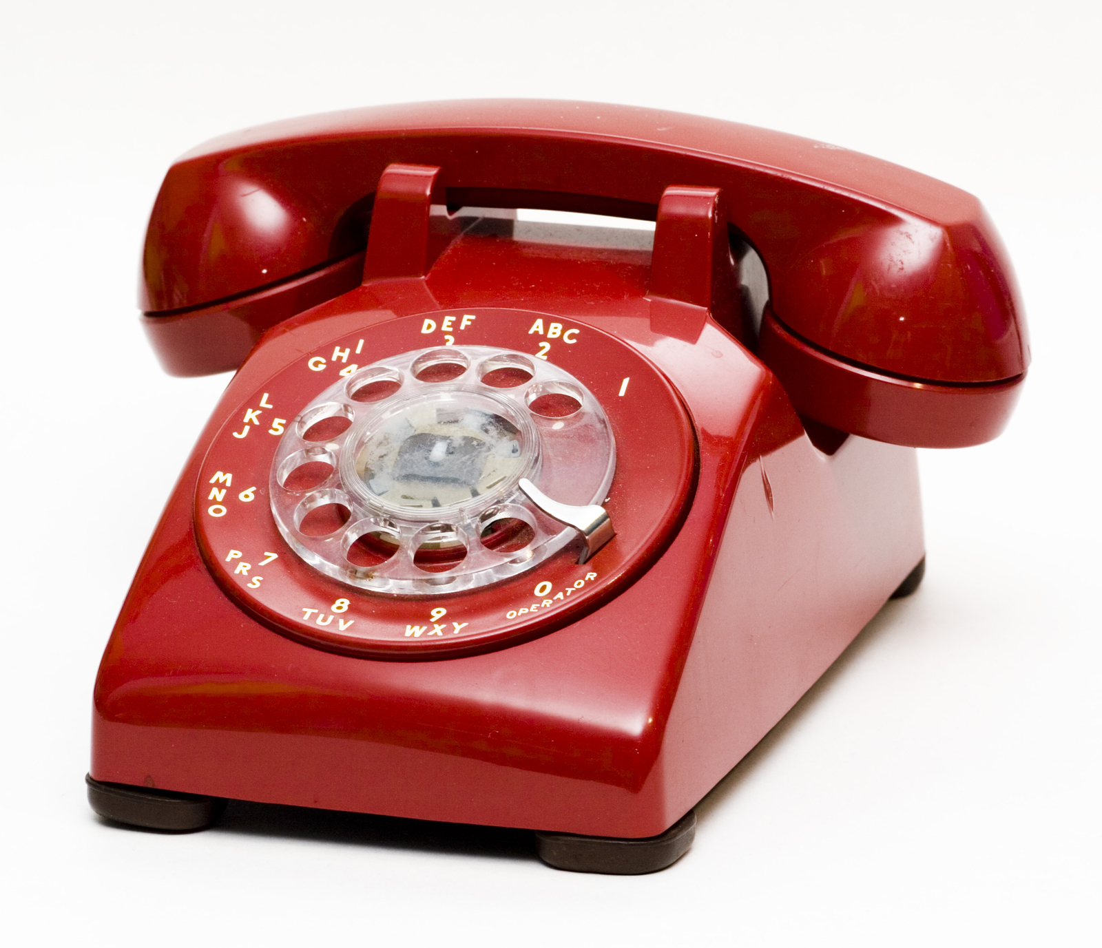 Красный телефон что значит. Красный телефон. Красный телефонный аппарат. Старый телефон. Телефон 50-х годов.